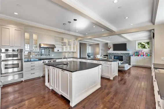 4668 Clovelly Walk, West Vancouver For Sale - image 7