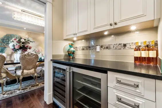 4668 Clovelly Walk, West Vancouver For Sale - image 8