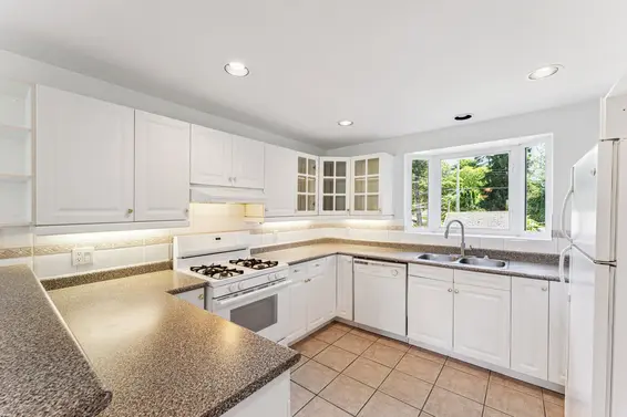 865 East 12th Street, North Vancouver For Sale - image 6