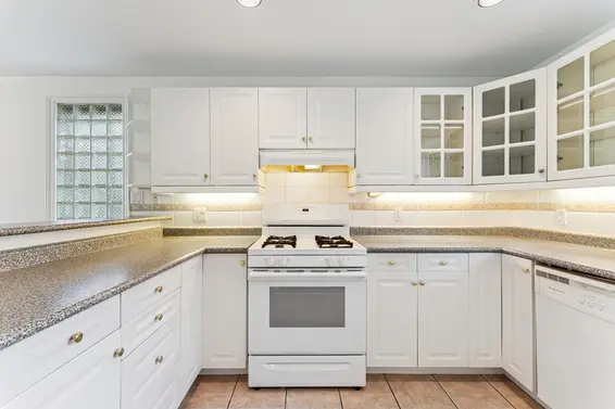 865 East 12th Street, North Vancouver For Sale - image 8