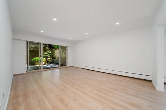 102 150 East 5th Street, North Vancouver For Sale - image 2