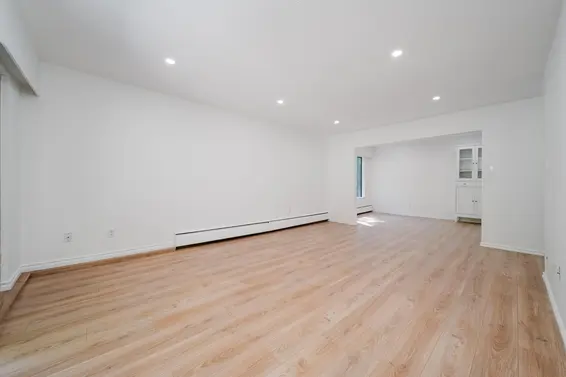 102 150 East 5th Street, North Vancouver For Sale - image 4