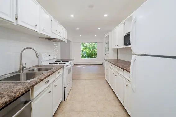102 150 East 5th Street, North Vancouver For Sale - image 8