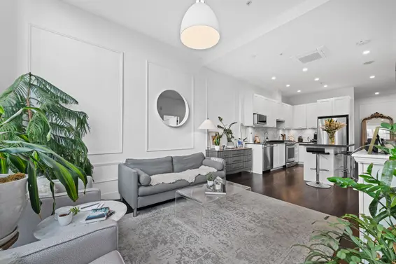 105 131 East 3rd Street, North Vancouver For Sale - image 3
