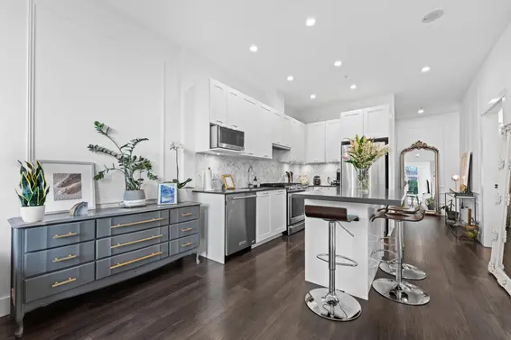 105 131 East 3rd Street, North Vancouver For Sale - image 9