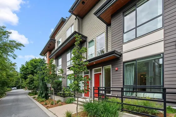 16 533 East 3rd Street, North Vancouver