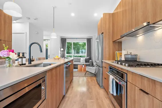 16 533 East 3rd Street, North Vancouver For Sale - image 12