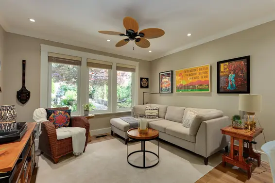 3821 Lonsdale Avenue, North Vancouver For Sale - image 3