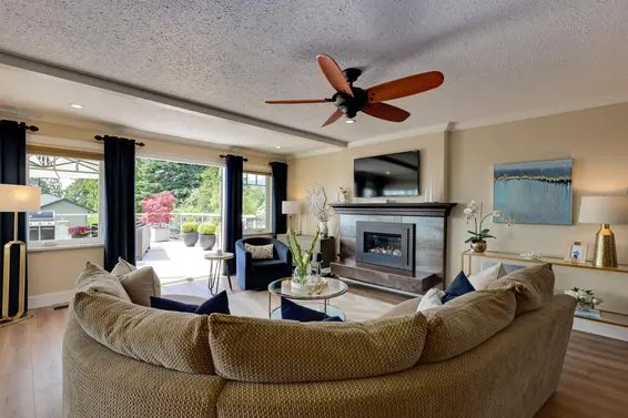 3821 Lonsdale Avenue, North Vancouver For Sale - image 5