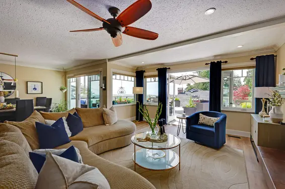 3821 Lonsdale Avenue, North Vancouver For Sale - image 7