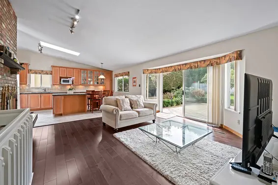 4130 Russell Court, North Vancouver For Sale - image 14