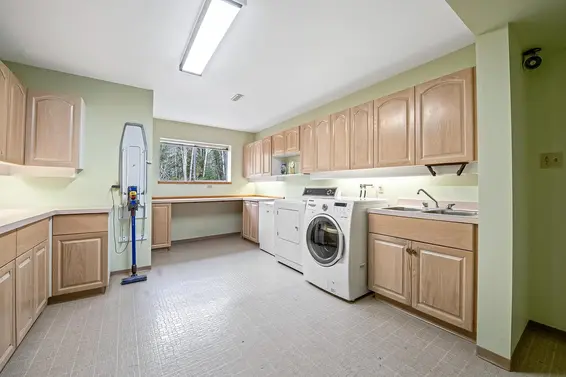 4130 Russell Court, North Vancouver For Sale - image 29