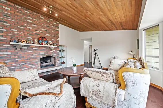 4130 Russell Court, North Vancouver For Sale - image 8