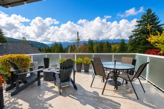 1912 Cliffwood Road, North Vancouver For Sale - image 2