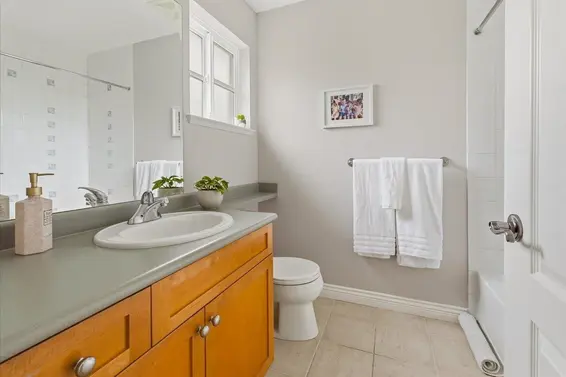 11 2688 Mountain Highway, North Vancouver For Sale - image 19