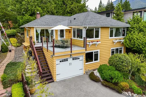 6577 Marine Drive, West Vancouver