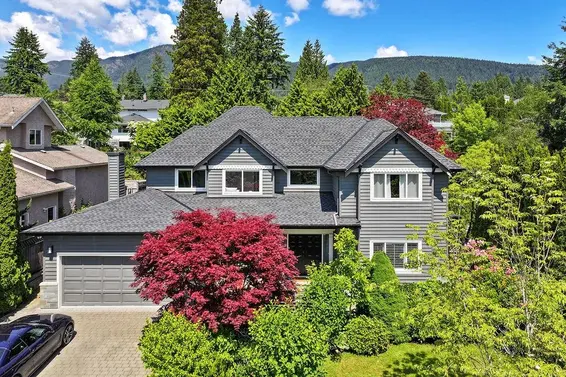 934 Forest Hills Drive, North Vancouver