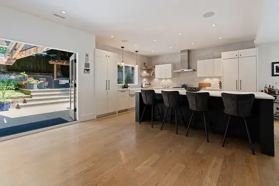 934 Forest Hills Drive, North Vancouver For Sale - image 13