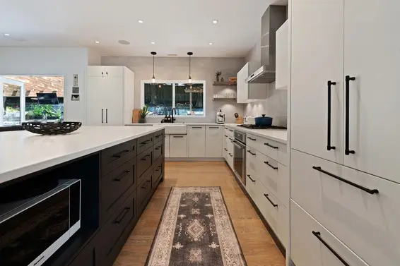 934 Forest Hills Drive, North Vancouver For Sale - image 9