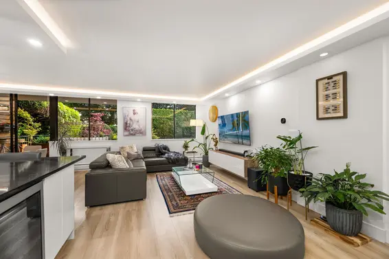 L1 555 13th Street, West Vancouver For Sale - image 3
