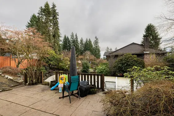 2041 Tompkins Crescent, North Vancouver For Sale - image 10
