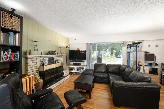 2041 Tompkins Crescent, North Vancouver For Sale - image 13