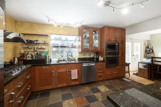 2041 Tompkins Crescent, North Vancouver For Sale - image 20