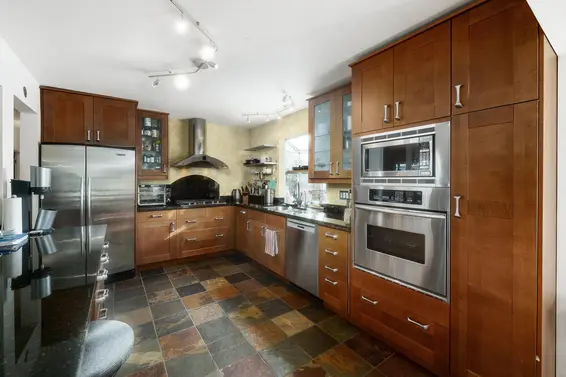 2041 Tompkins Crescent, North Vancouver For Sale - image 21