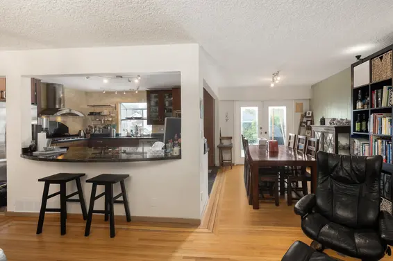 2041 Tompkins Crescent, North Vancouver For Sale - image 25