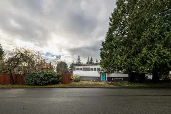 2041 Tompkins Crescent, North Vancouver For Sale - image 4