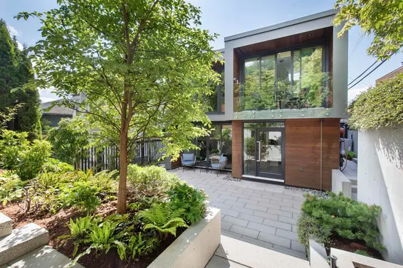 3895 Lonsdale Avenue, North Vancouver