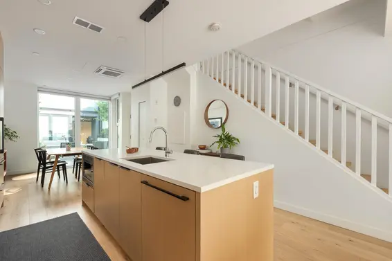 123 649 East 3rd Street, North Vancouver For Sale - image 4
