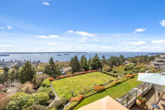 45 2238 Folkestone Way, West Vancouver
