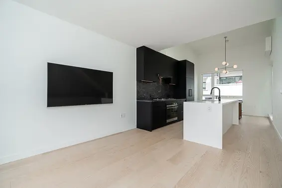 210 650 East 2nd Street, North Vancouver For Sale - image 6