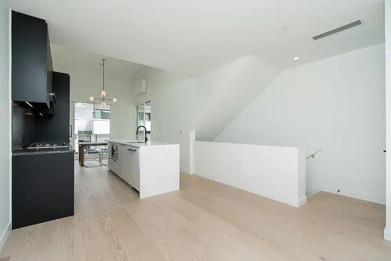 210 650 East 2nd Street, North Vancouver For Sale - image 7