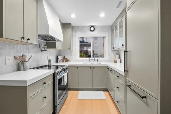 106 East 26th Street, North Vancouver For Sale - image 2