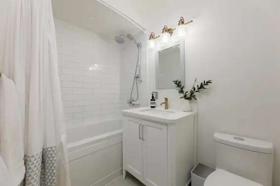 2441 Panorama Drive, North Vancouver For Sale - image 13