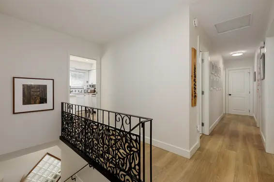 2441 Panorama Drive, North Vancouver For Sale - image 17