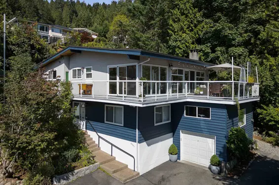 2441 Panorama Drive, North Vancouver For Sale - image 2