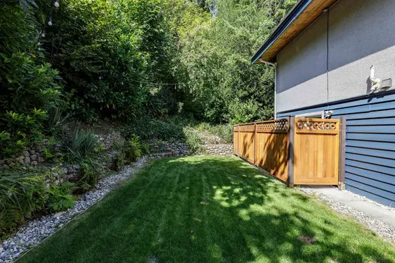 2441 Panorama Drive, North Vancouver For Sale - image 23