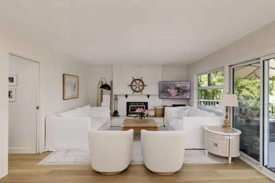 2441 Panorama Drive, North Vancouver For Sale - image 3
