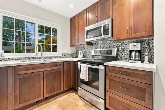 768 Browning Place, North Vancouver For Sale - image 11