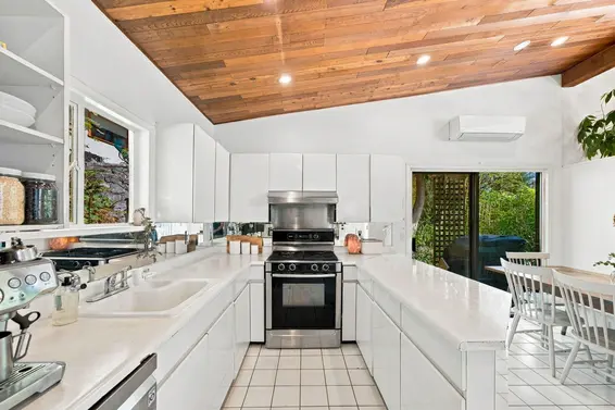 2787 Panorama Drive, North Vancouver For Sale - image 8
