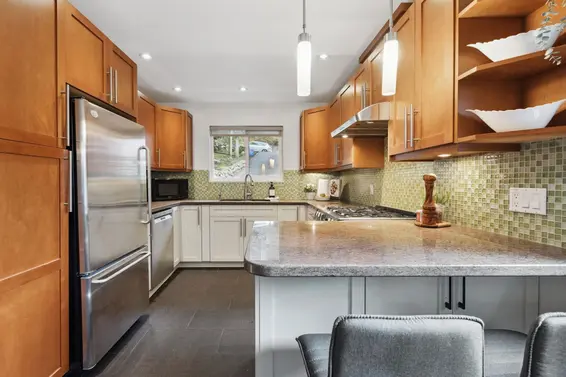 993 Chamberlain Drive, North Vancouver For Sale - image 10