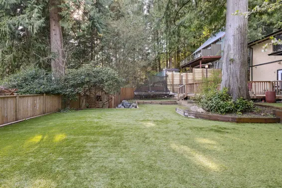 993 Chamberlain Drive, North Vancouver For Sale - image 34