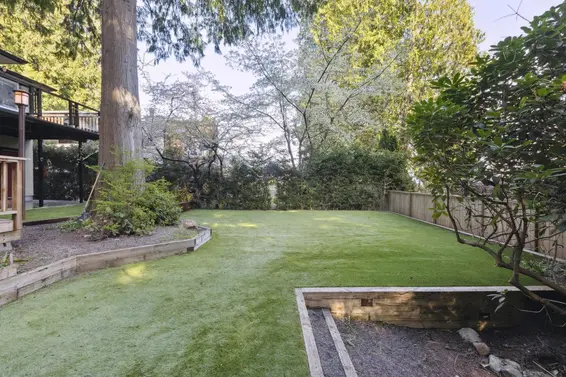 993 Chamberlain Drive, North Vancouver For Sale - image 38