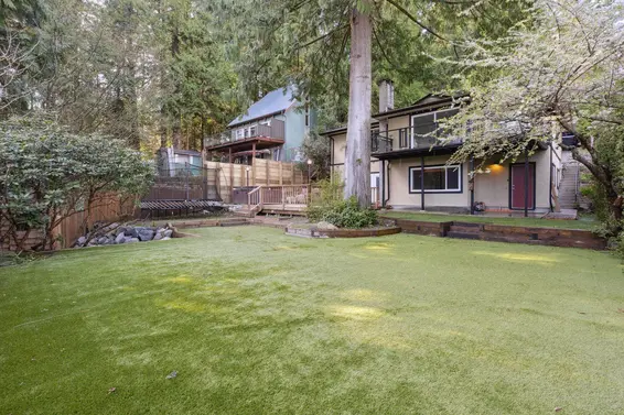 993 Chamberlain Drive, North Vancouver For Sale - image 39