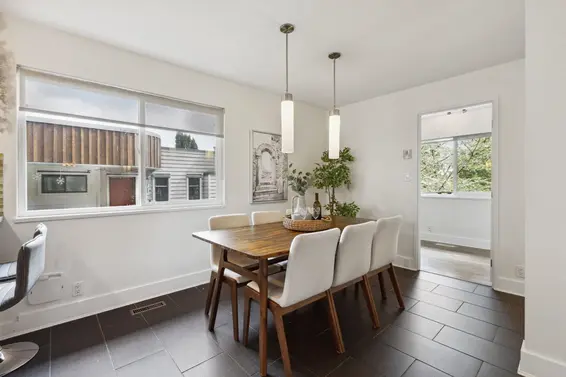 993 Chamberlain Drive, North Vancouver For Sale - image 6