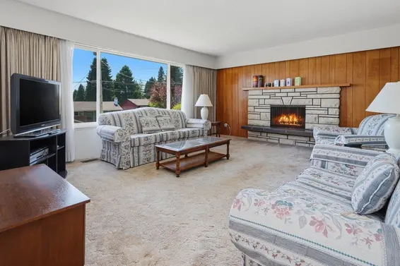 1218 Chamberlain Drive, North Vancouver For Sale - image 4