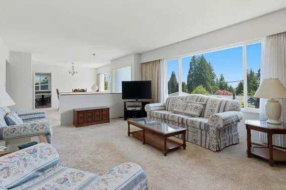 1218 Chamberlain Drive, North Vancouver For Sale - image 7